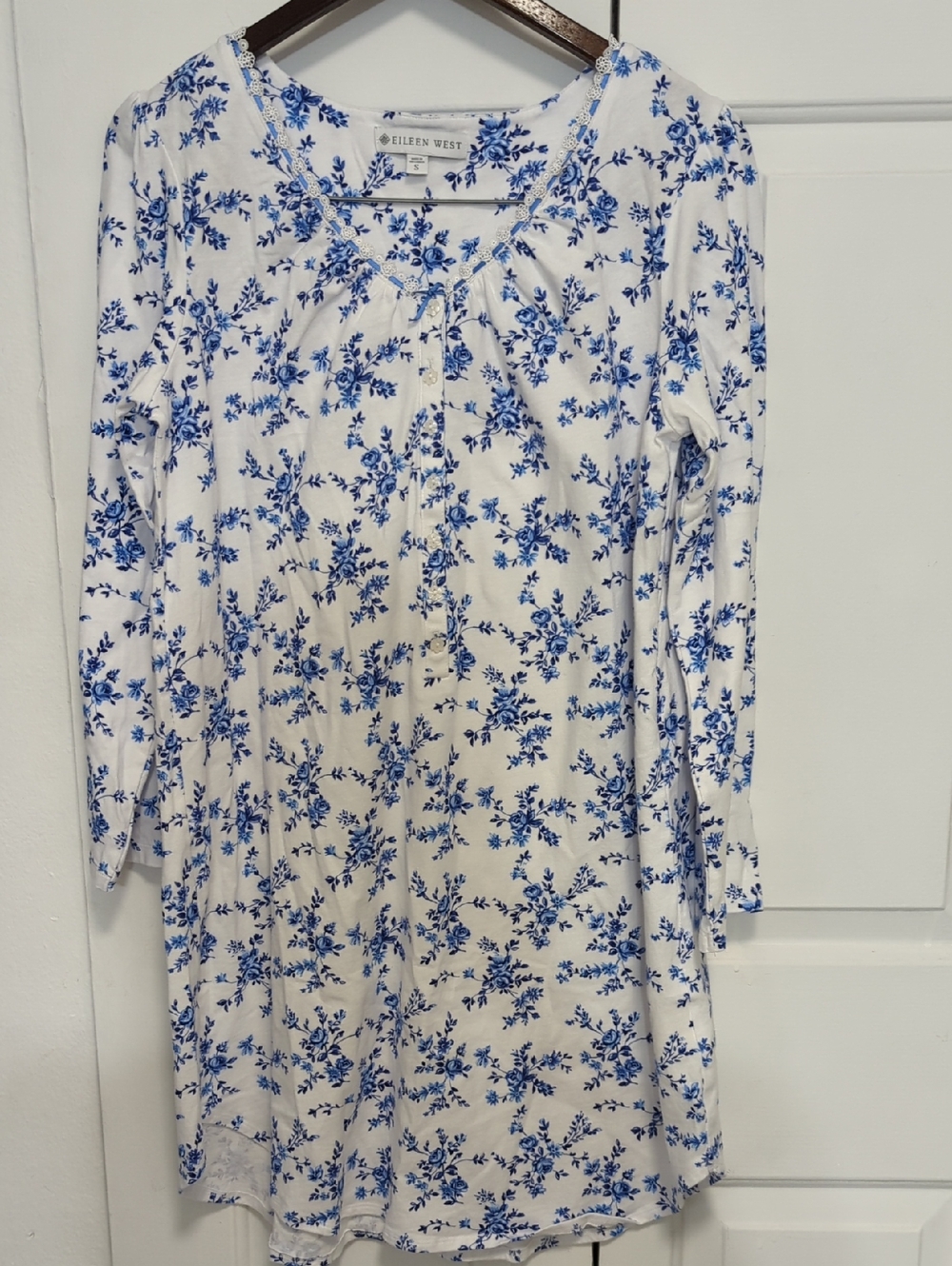 Eileen West Jersey Short White Nightdress Blue Floral Print Medium